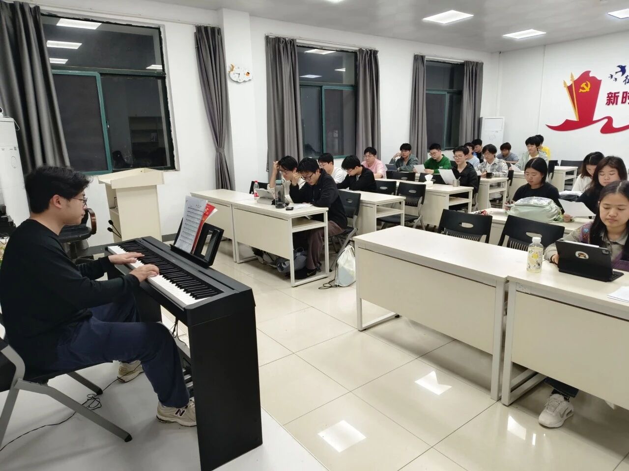 4d77f0daad714305ae1a5ea8acb16523.jpg